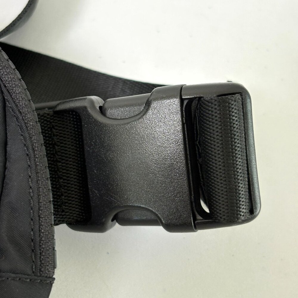 Lululemon Everywhere Belt Bag Black 1L Adjustable Strap Fanny Pack LU9AX2S - Picture 3 of 11